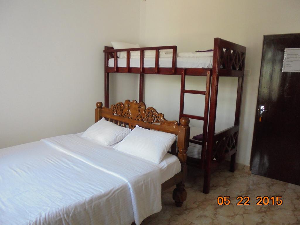 The Hotel Paradise كاتوناياكى المظهر الخارجي الصورة