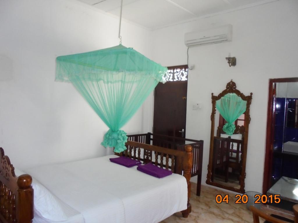 The Hotel Paradise كاتوناياكى المظهر الخارجي الصورة