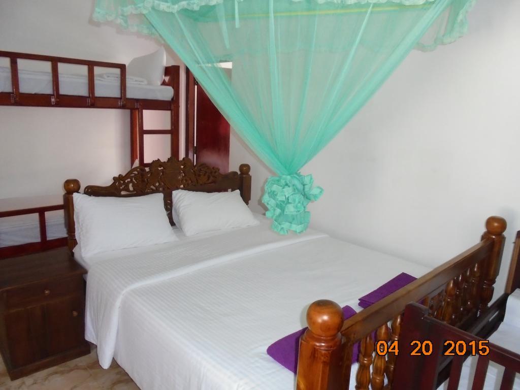 The Hotel Paradise كاتوناياكى المظهر الخارجي الصورة