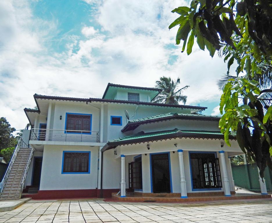 The Hotel Paradise كاتوناياكى المظهر الخارجي الصورة