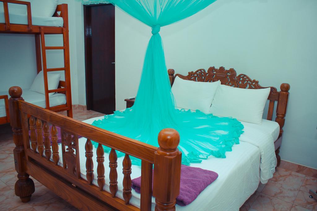 The Hotel Paradise كاتوناياكى المظهر الخارجي الصورة
